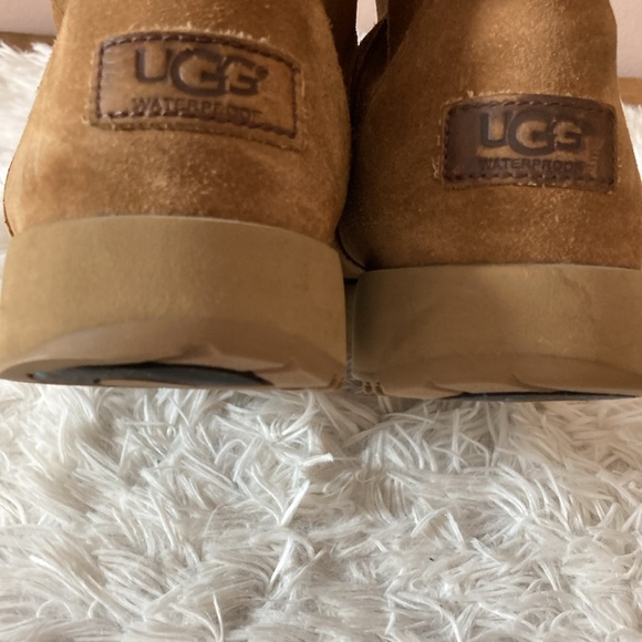 UGG Classic Boot - Picture 8 of 13